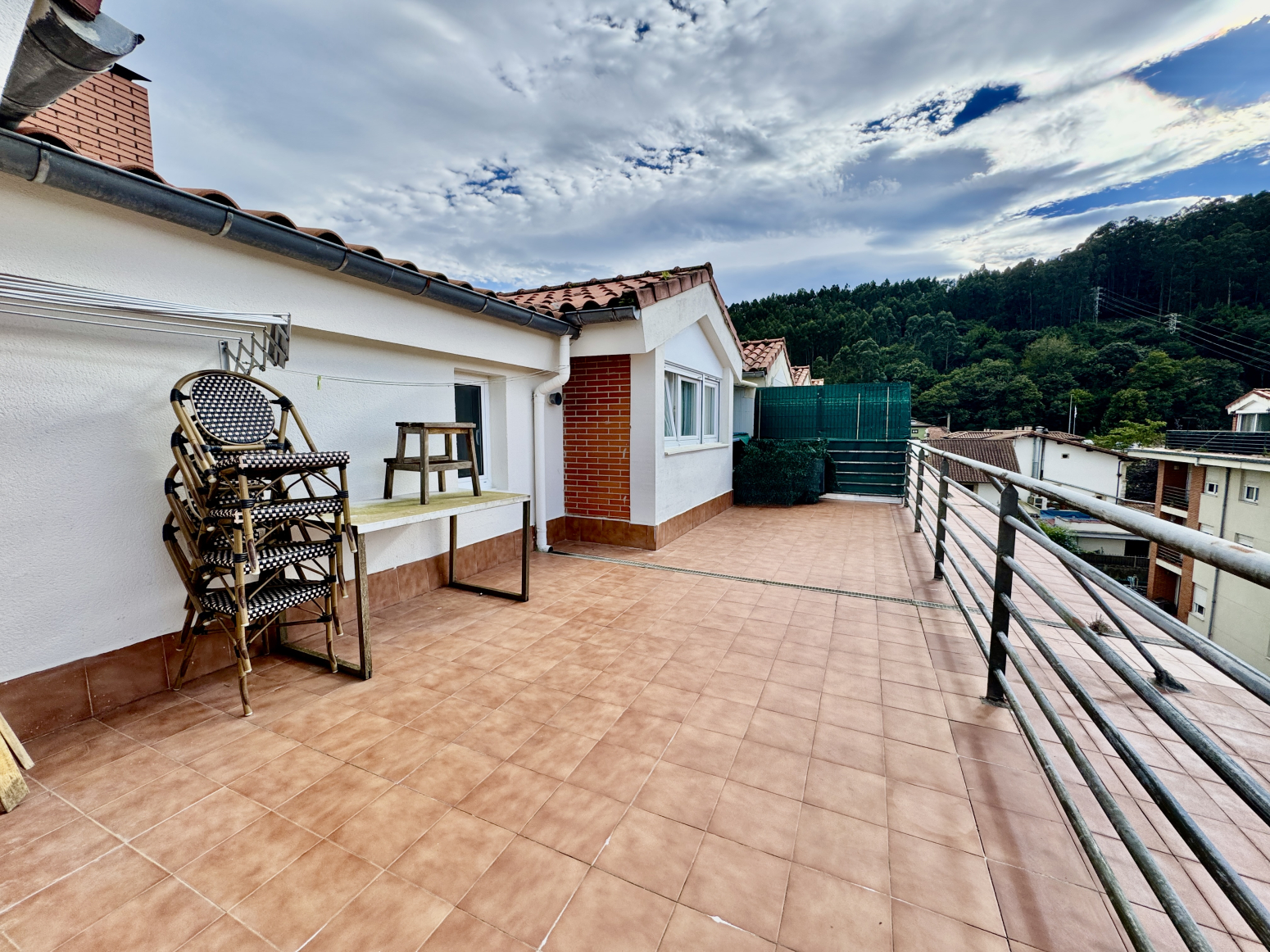ATICO CON TERRAZA EN HOZNAYO