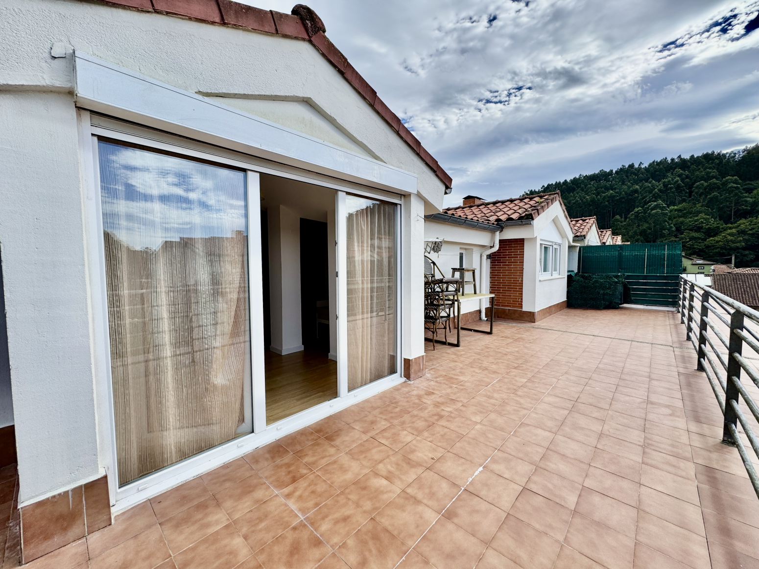 ATICO CON TERRAZA EN HOZNAYO