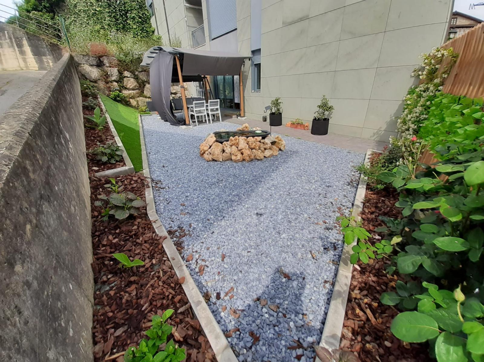 PISO EN PLANTA BAJA CON AMPLIO JARDIN