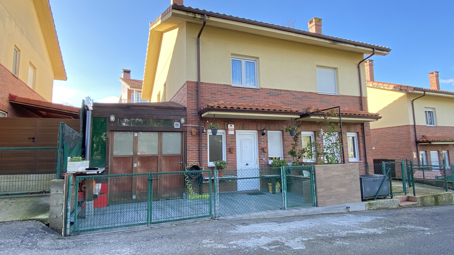 SETIÉN-MARINA DE CUEYO- CHALET PAREADO EN VENTA