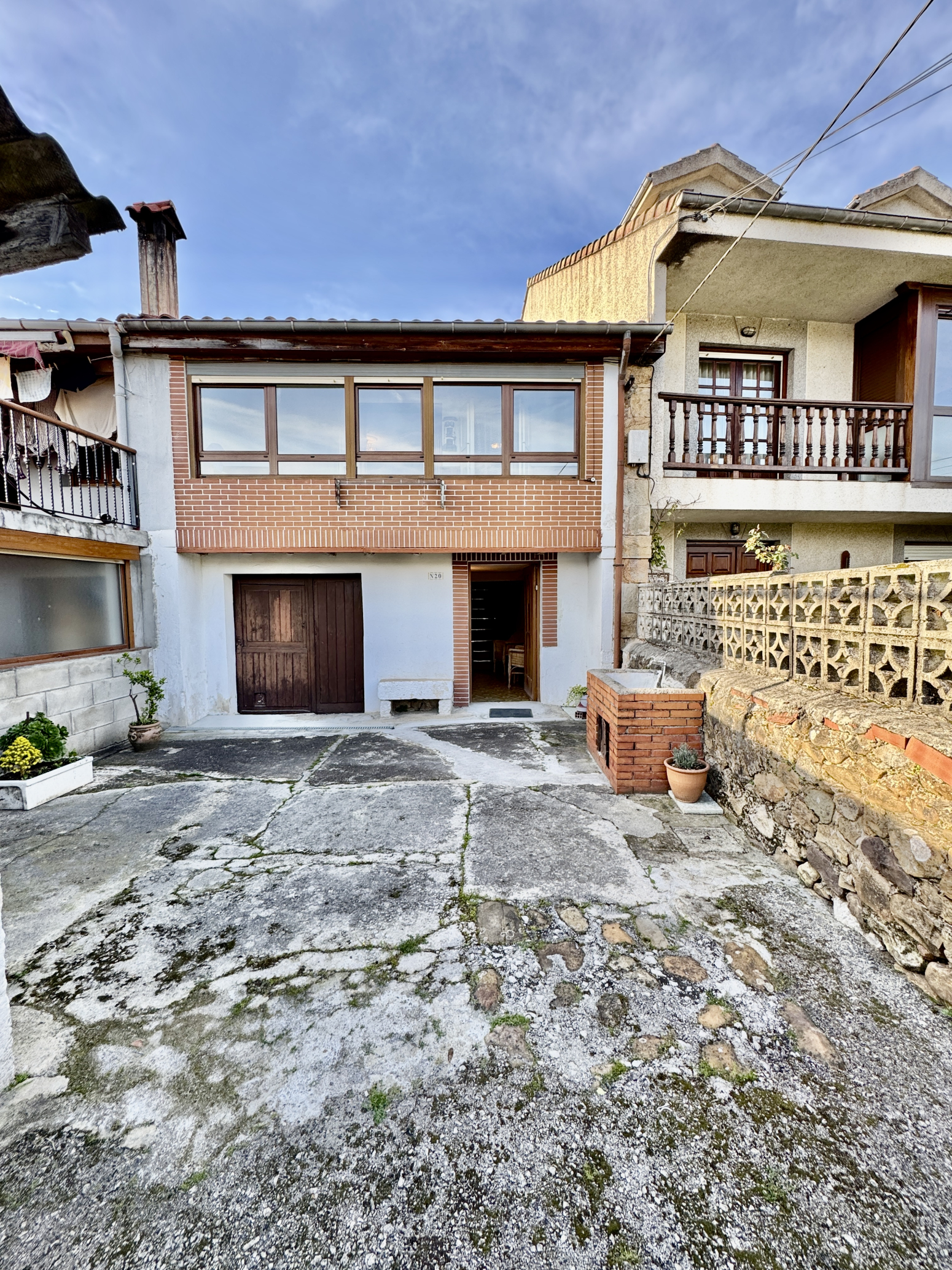 CASA ADOSADA EN VENTA EN CECEÑAS
