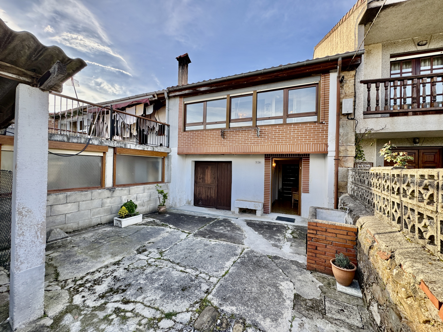 CASA ADOSADA EN VENTA EN CECEÑAS