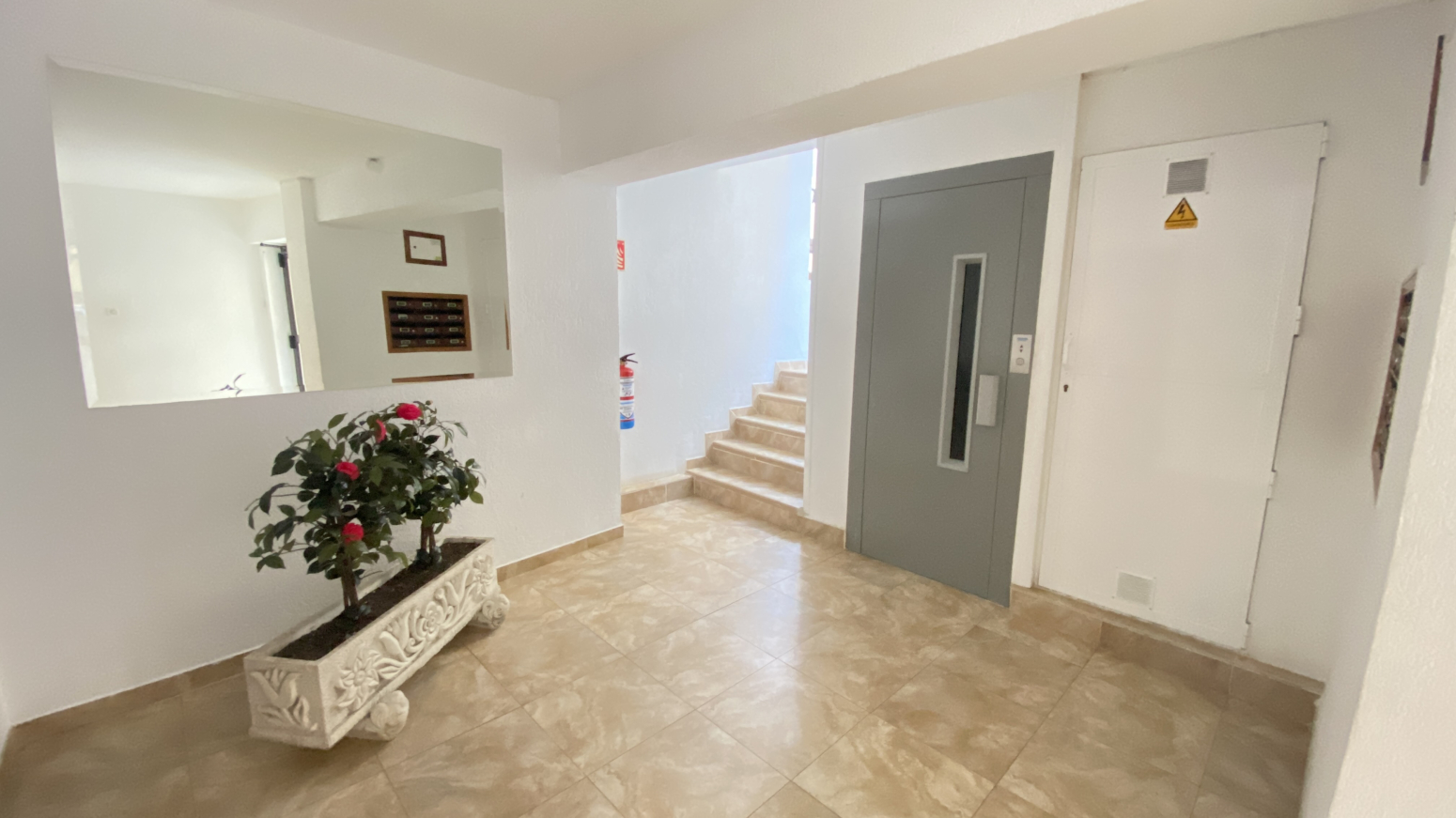 PISO DE 3 HABITACIONES EN SOLARES