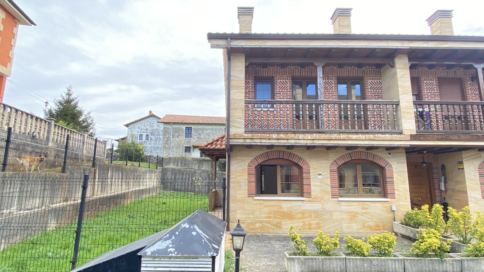 CHALET EN ESQUINA A ESTRENAR EN VALDECILLA-SOLARES