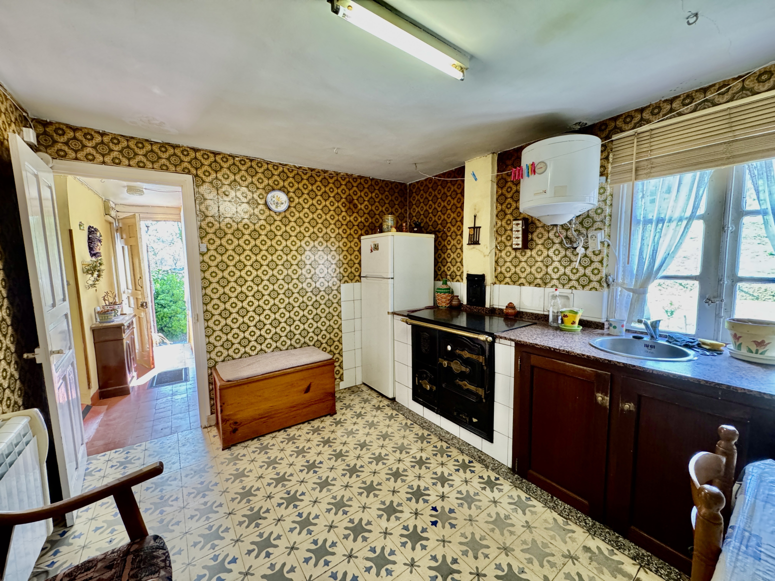 CASA PAREADA EN LA CAVADA
