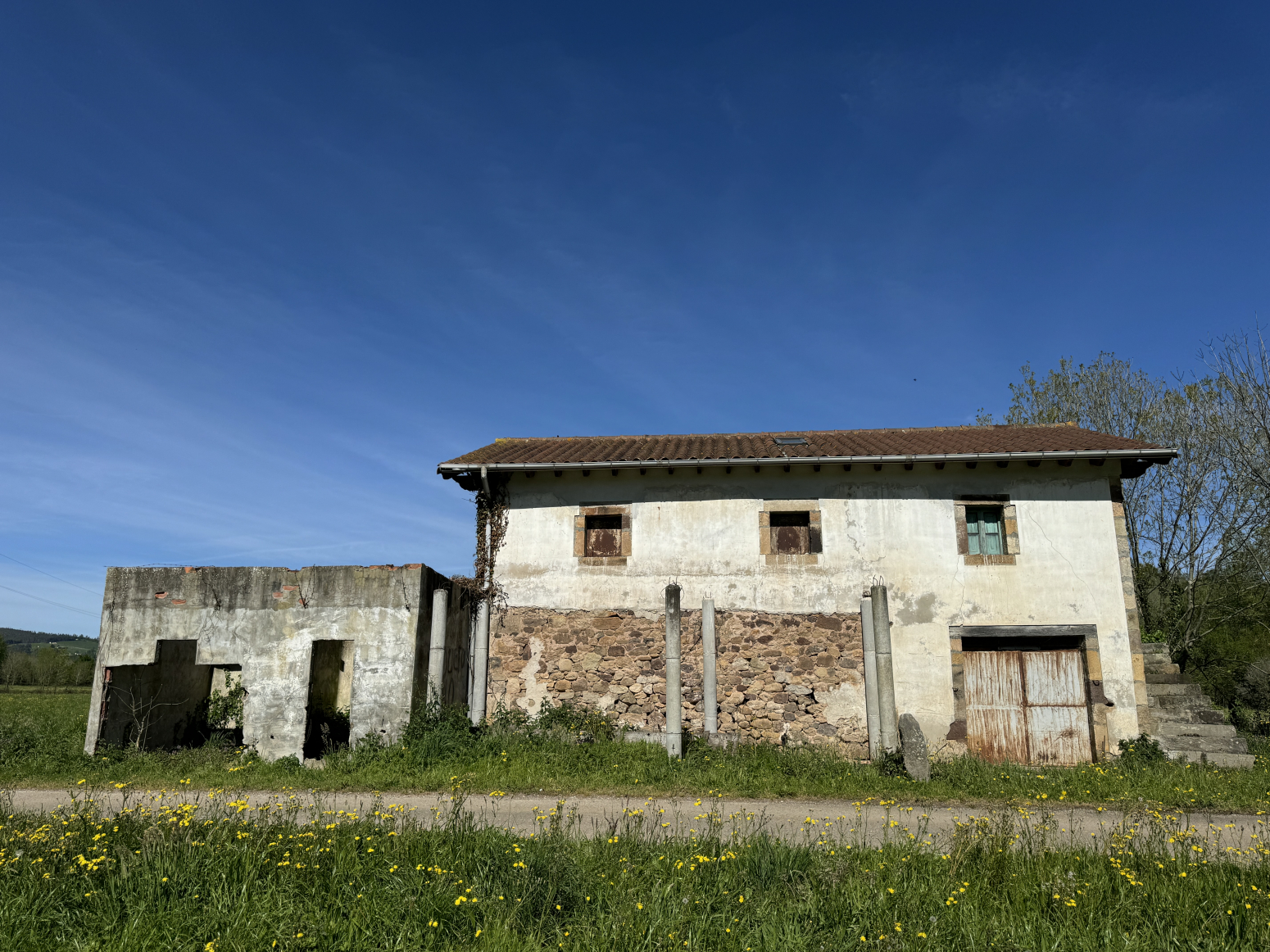 ESTUPENDA CASA-CABAÑA PARA REFORMAR ENTRE LIERGANES Y LA CAAVADA