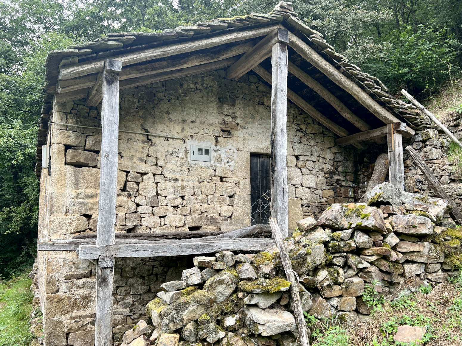 PRECIOSO MOLINO PARA RESTAURAR EN SAN PEDRO DEL ROMERAL