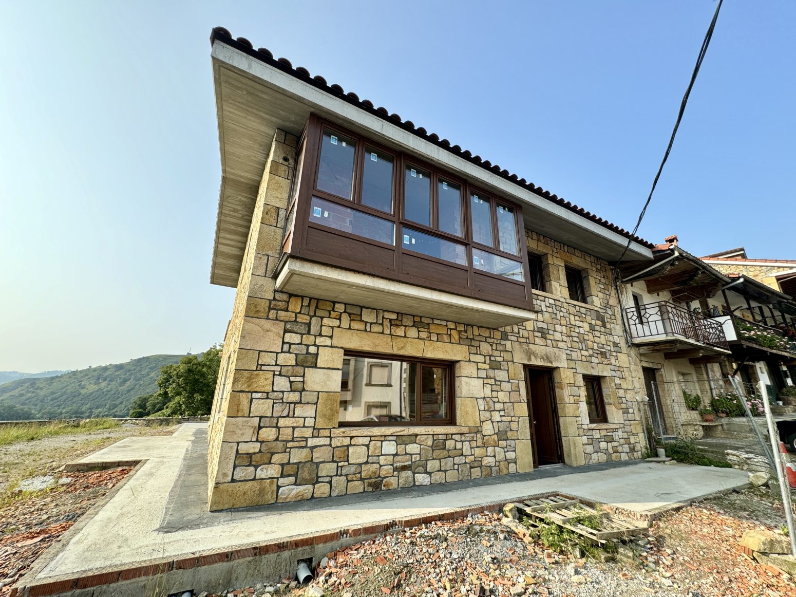 PRECIOSA CASA MONTAÑESA DE PIEDRA NE VILLACARRIEDO