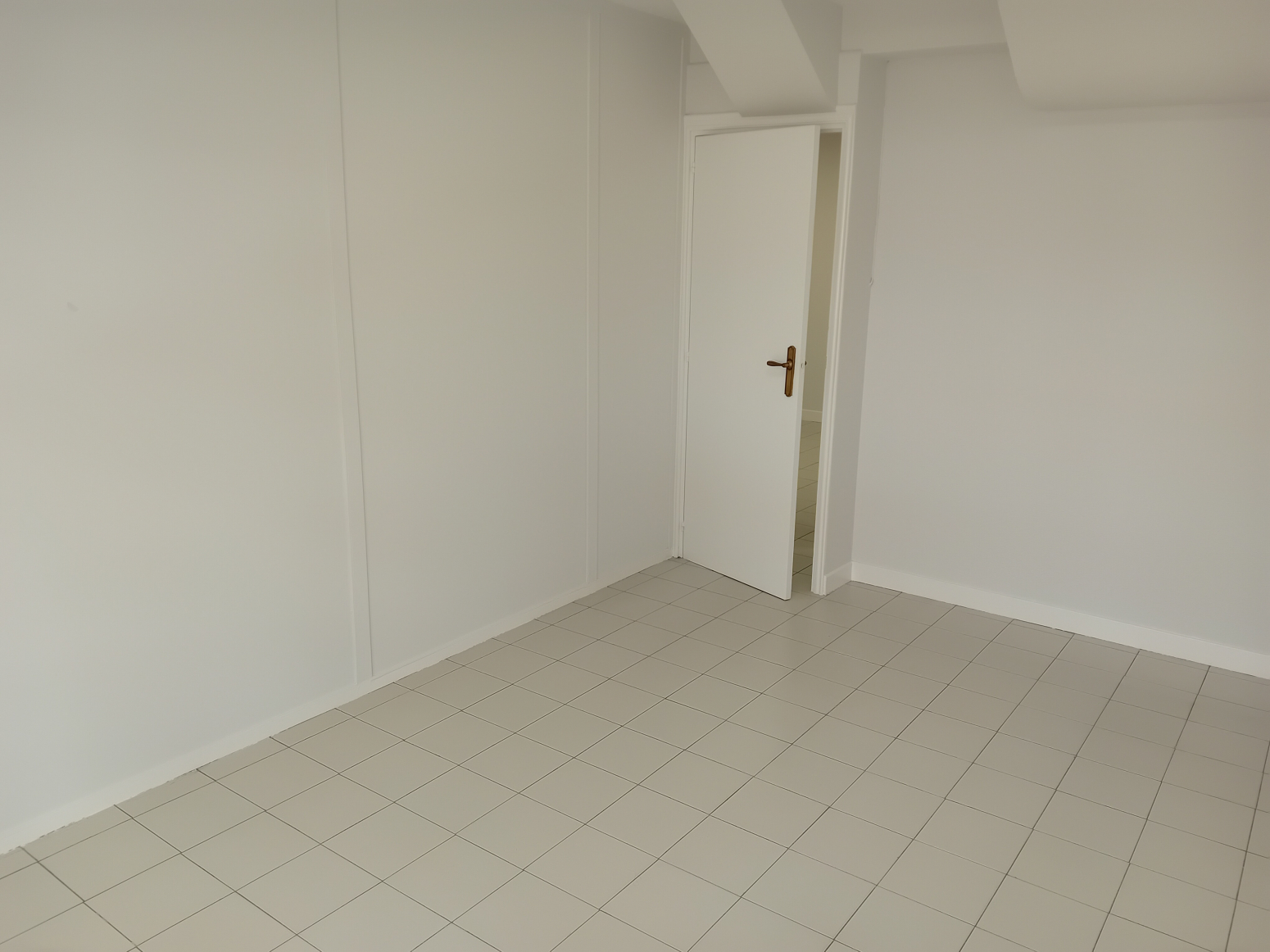 OPORTUNIDAD!! Oficina exterior en pleno centro junto a las estaciones con 2 despachos