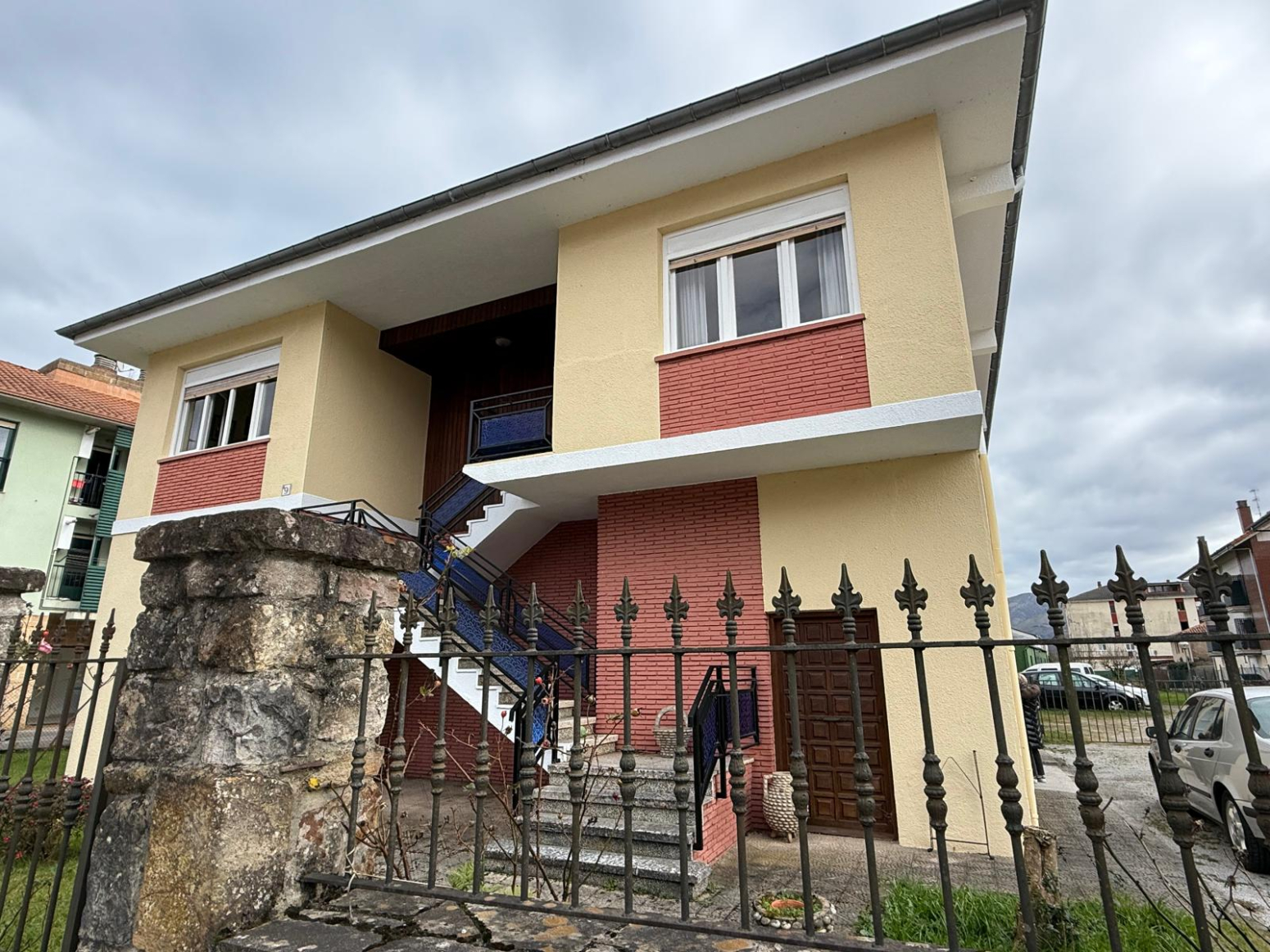 CASA CON JARDIN EN CABEZON DE LA SAL