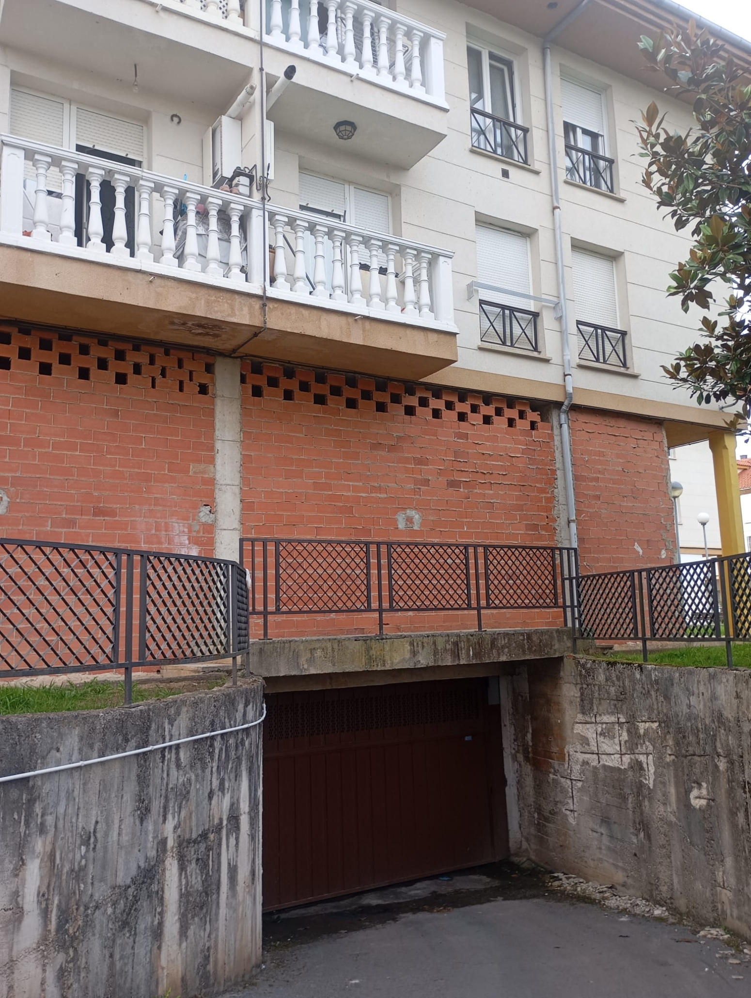 PLAZA DE GARAJE CON TRASTERO EN CABEZON DE LA SAL