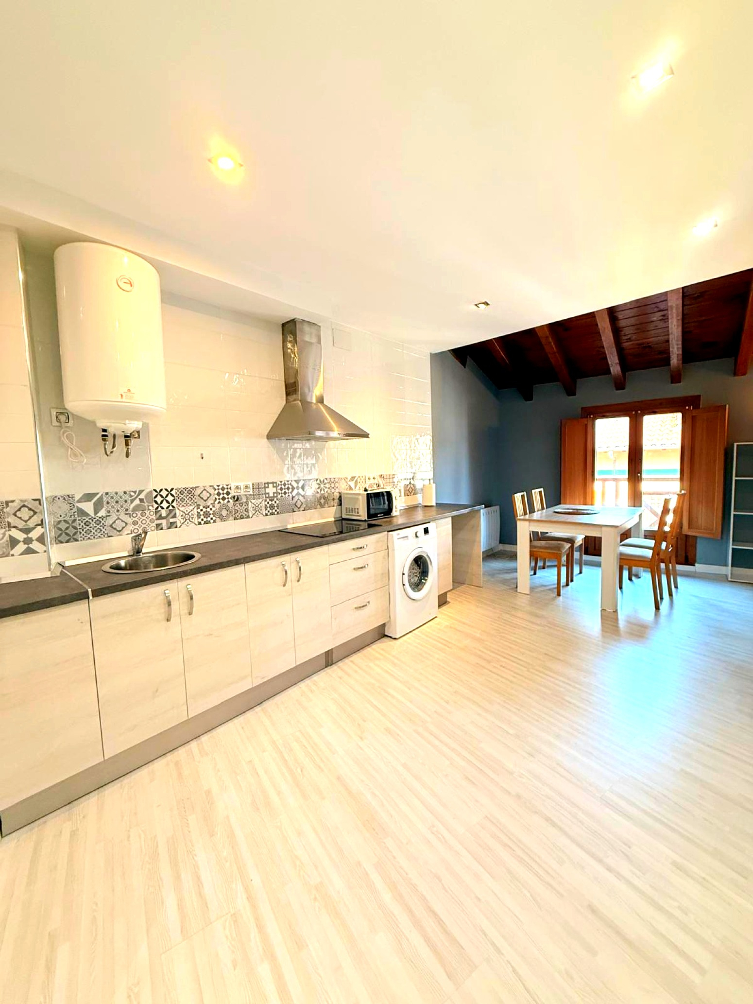 APARTAMENTO NUEVO Y AMUEBLADO EN CABEZON DE LA SAL