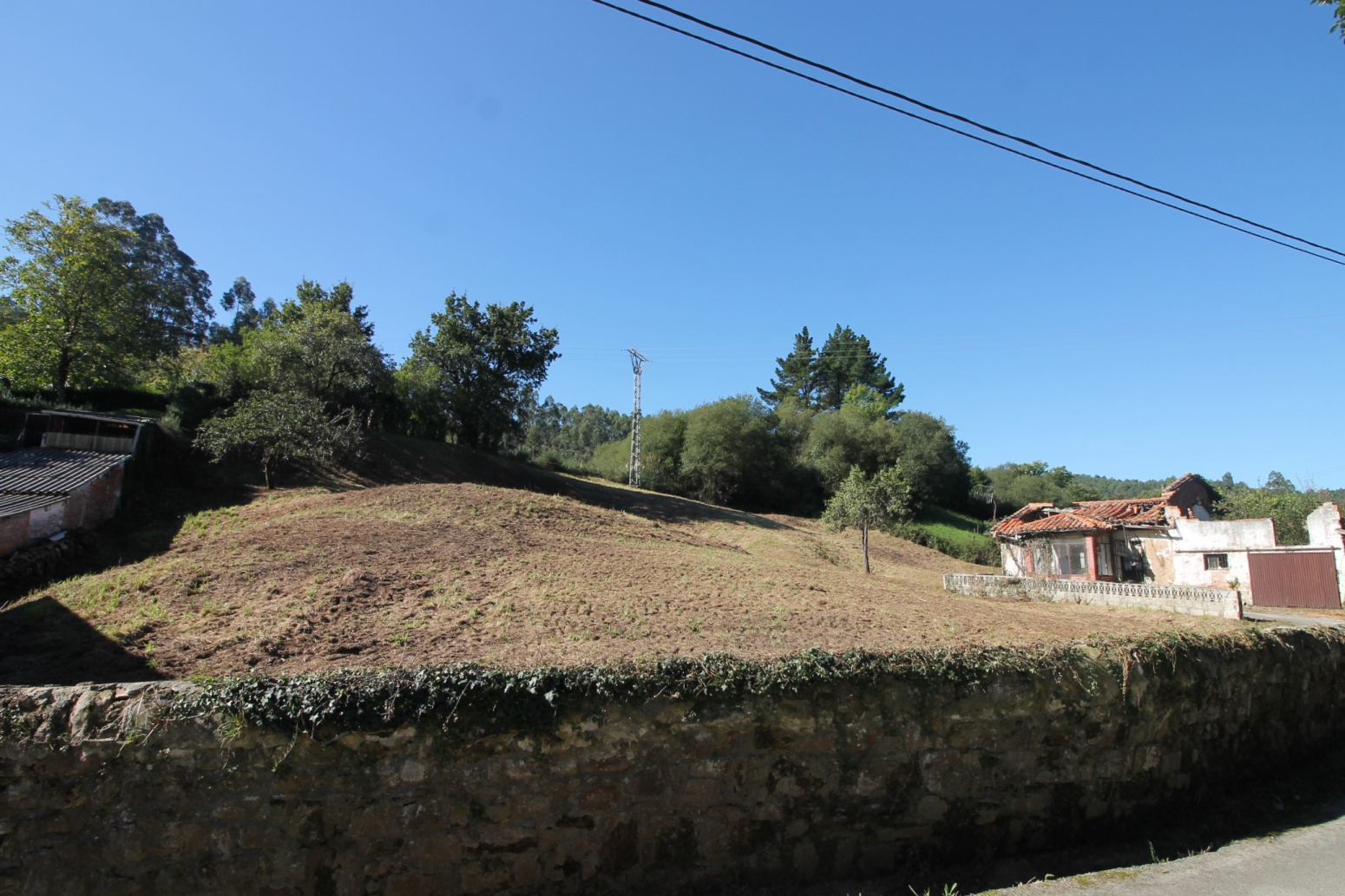 Casa a reformar en terreno urbano en VIrgen de la Peña