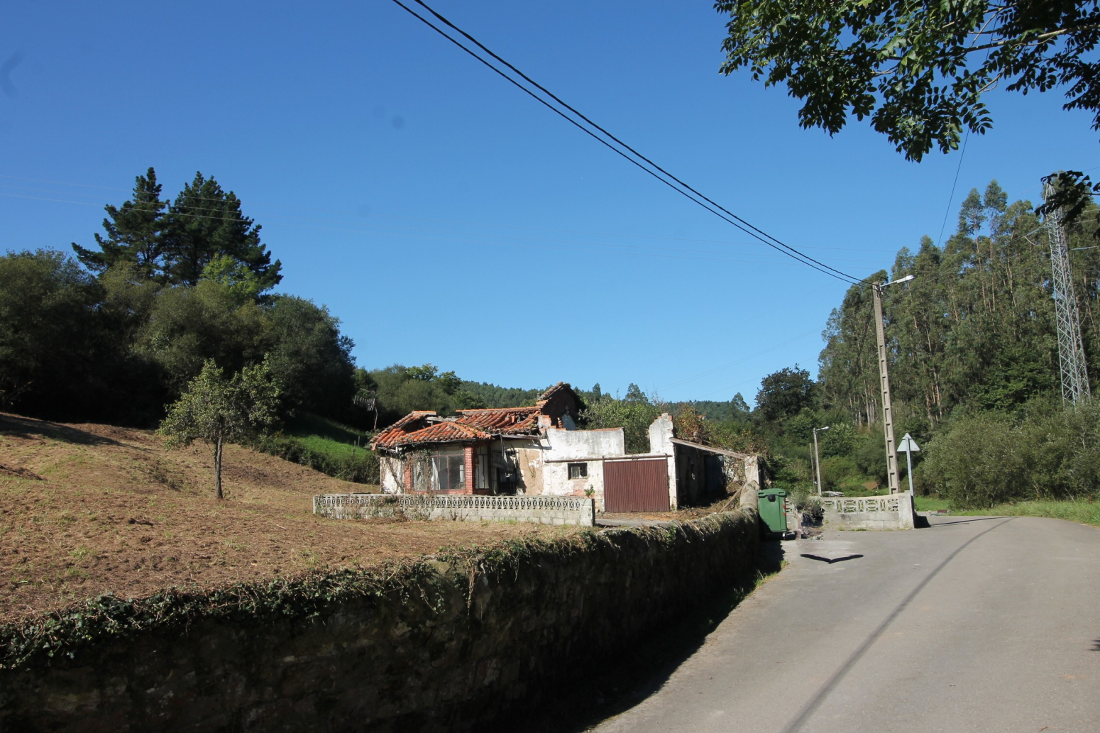 Casa a reformar en terreno urbano en VIrgen de la Peña