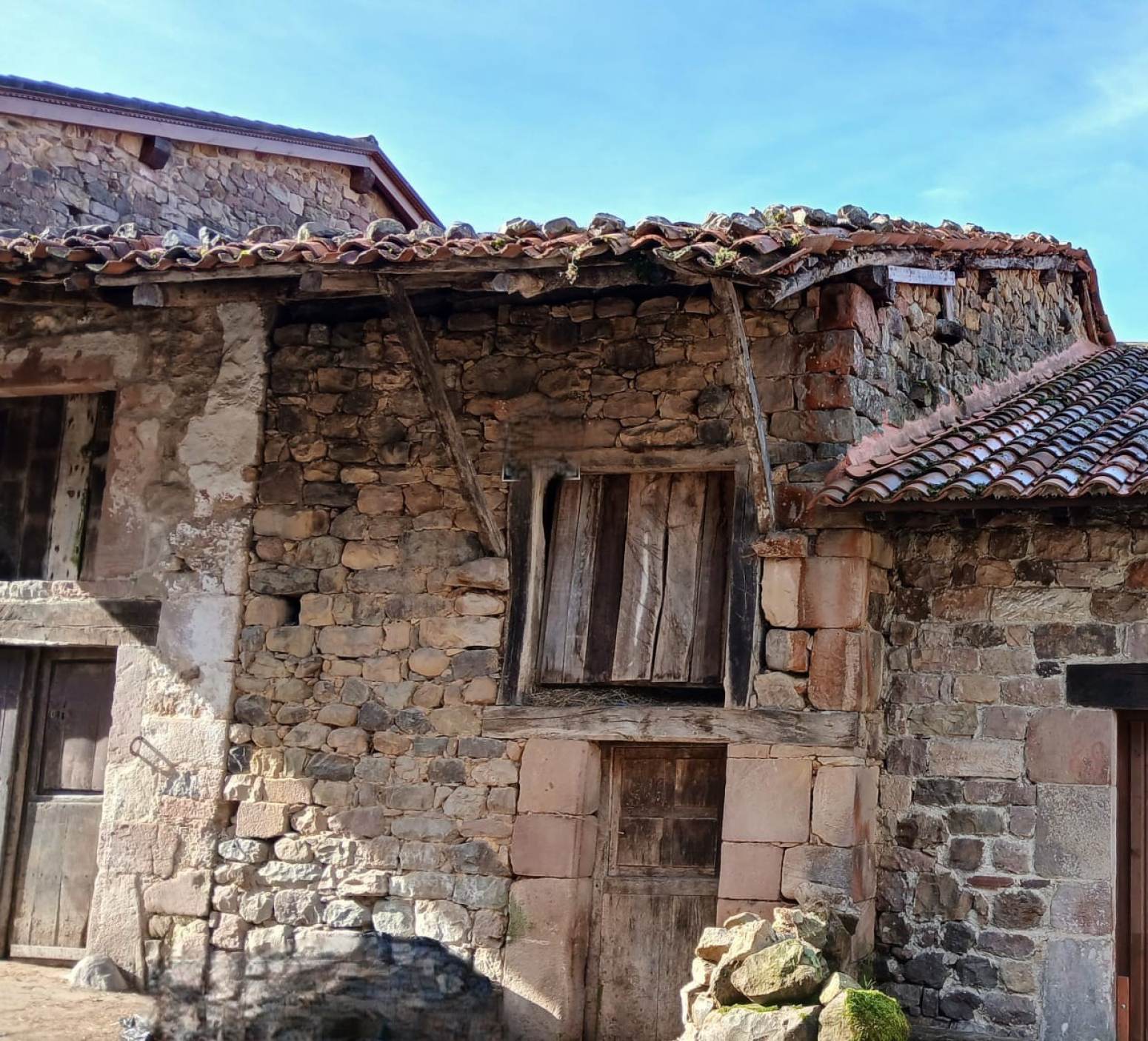 CUADRA PAJAR EN CARMONA