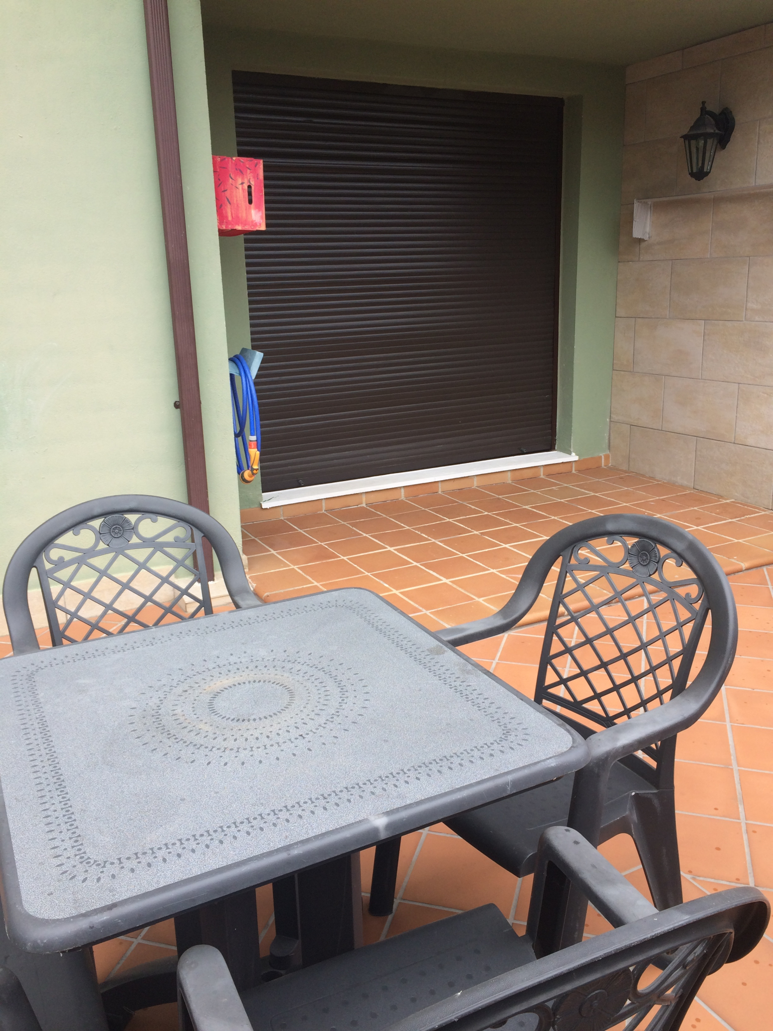 PRECIOSO BAJO CON JARDIN EN QUIJAS