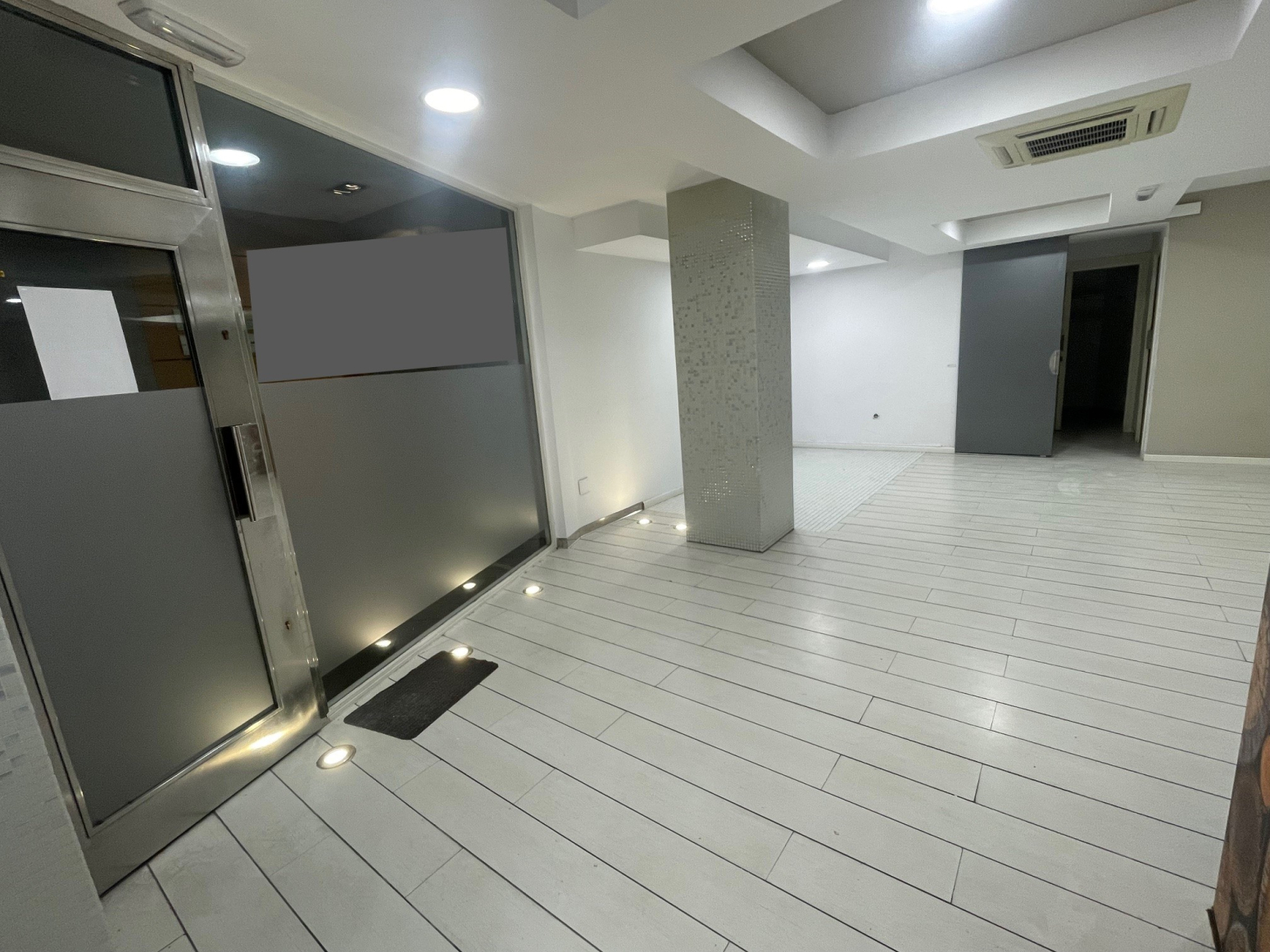LOCAL COMERCIAL EN JOSE Mª PEREDA, TORRELAVEGA
