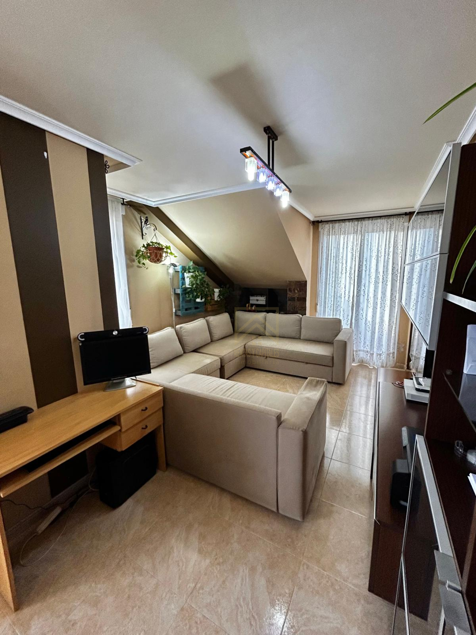 VENTA PISO 3 HABITACIONES EN URB. CON PISCINA EN SAN MIGUEL DE MERUELO