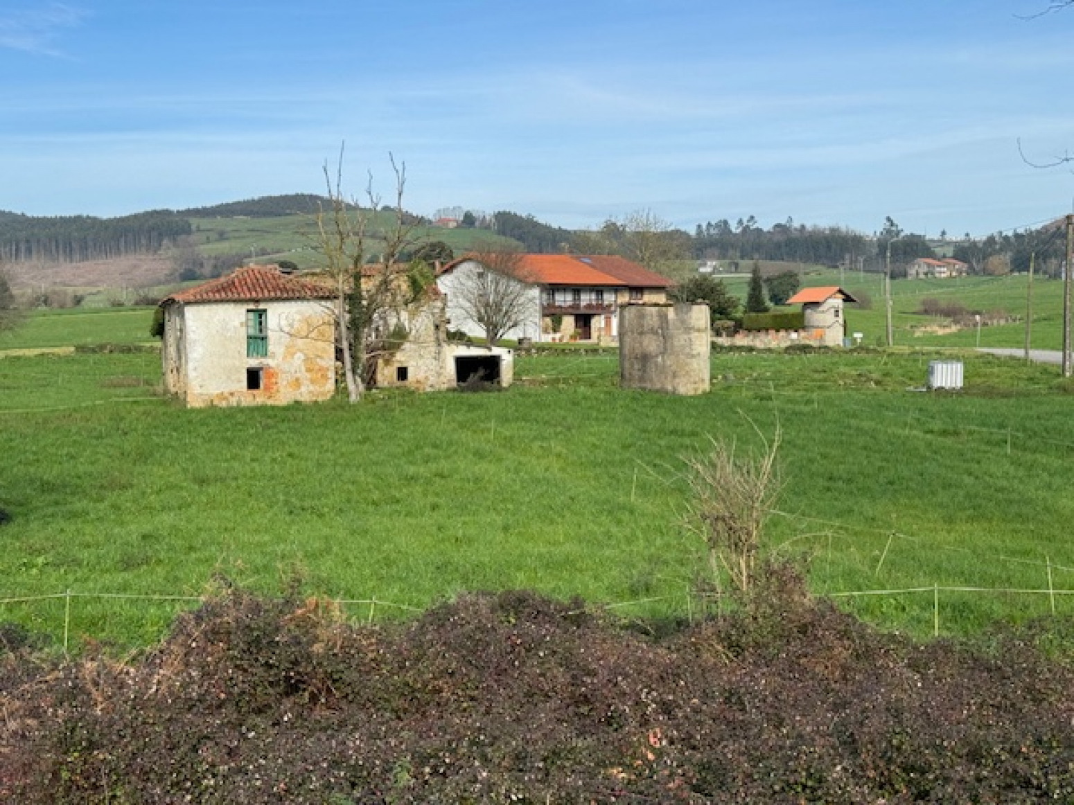 Casona de piedra para restaurar con finca de más de 5.000m2