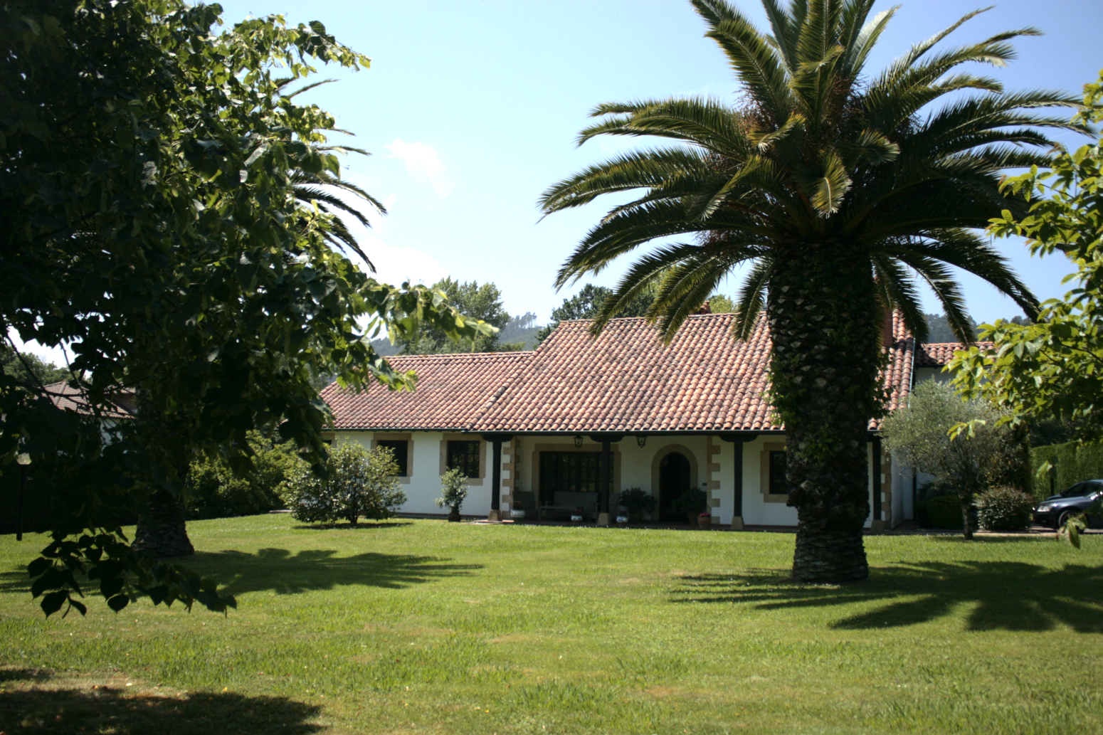 Chalet independiente cerca playa de Berria y Trengandin