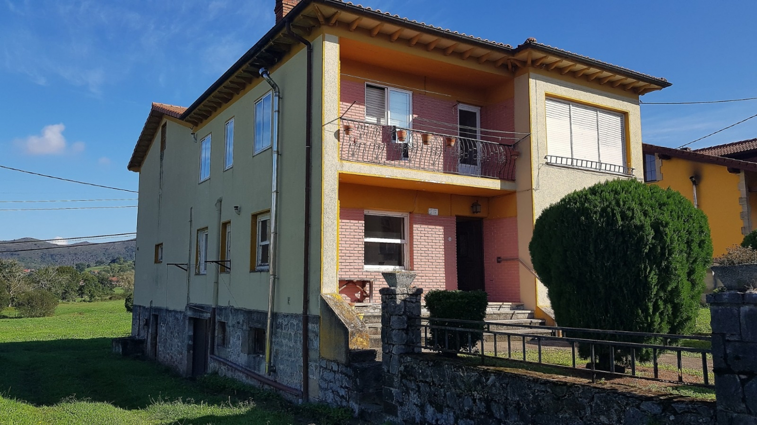 casa independiente en Penagos con finca urbana