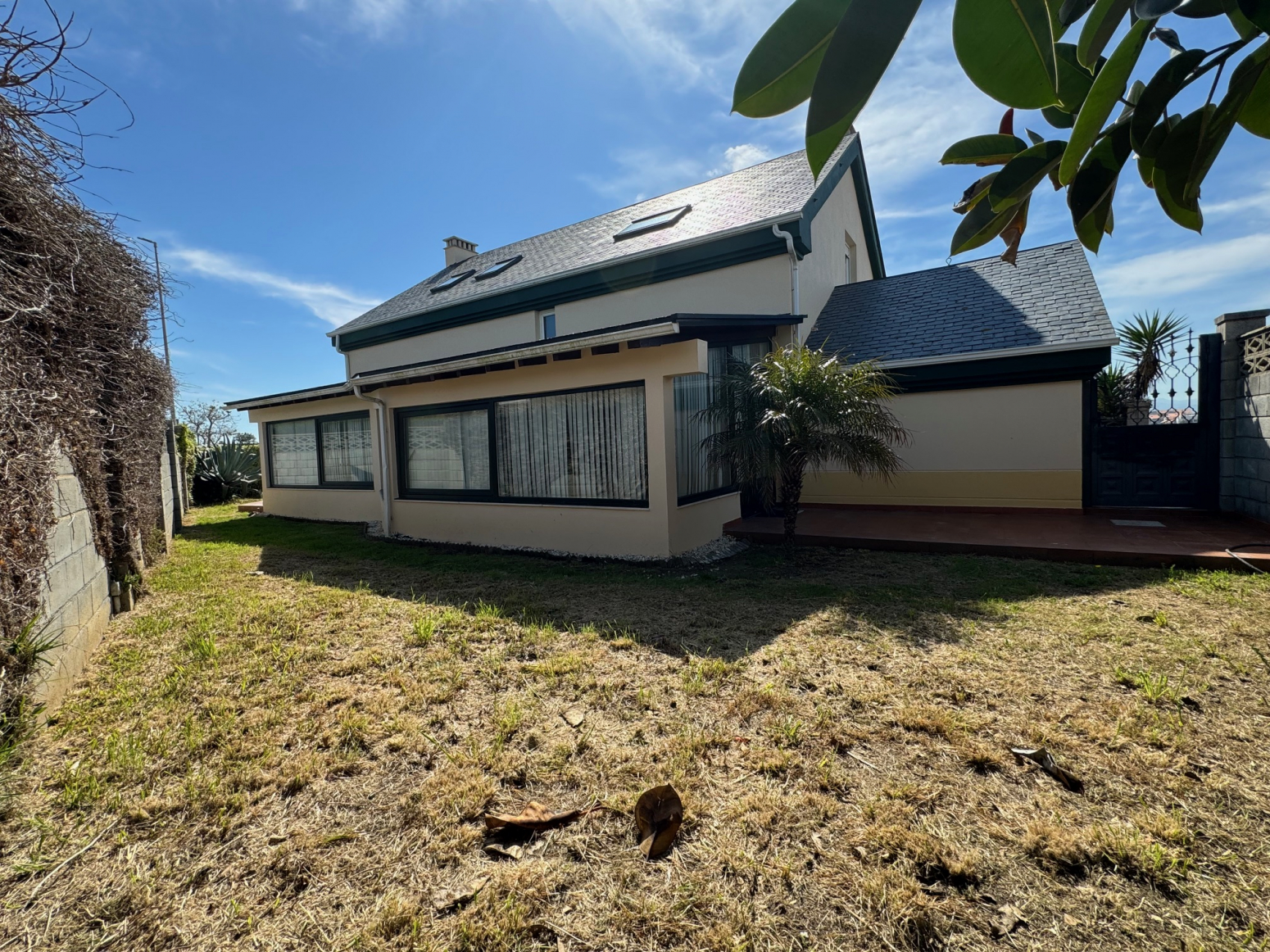 Chalet independiente junto a playa de San Juan de la Canal
