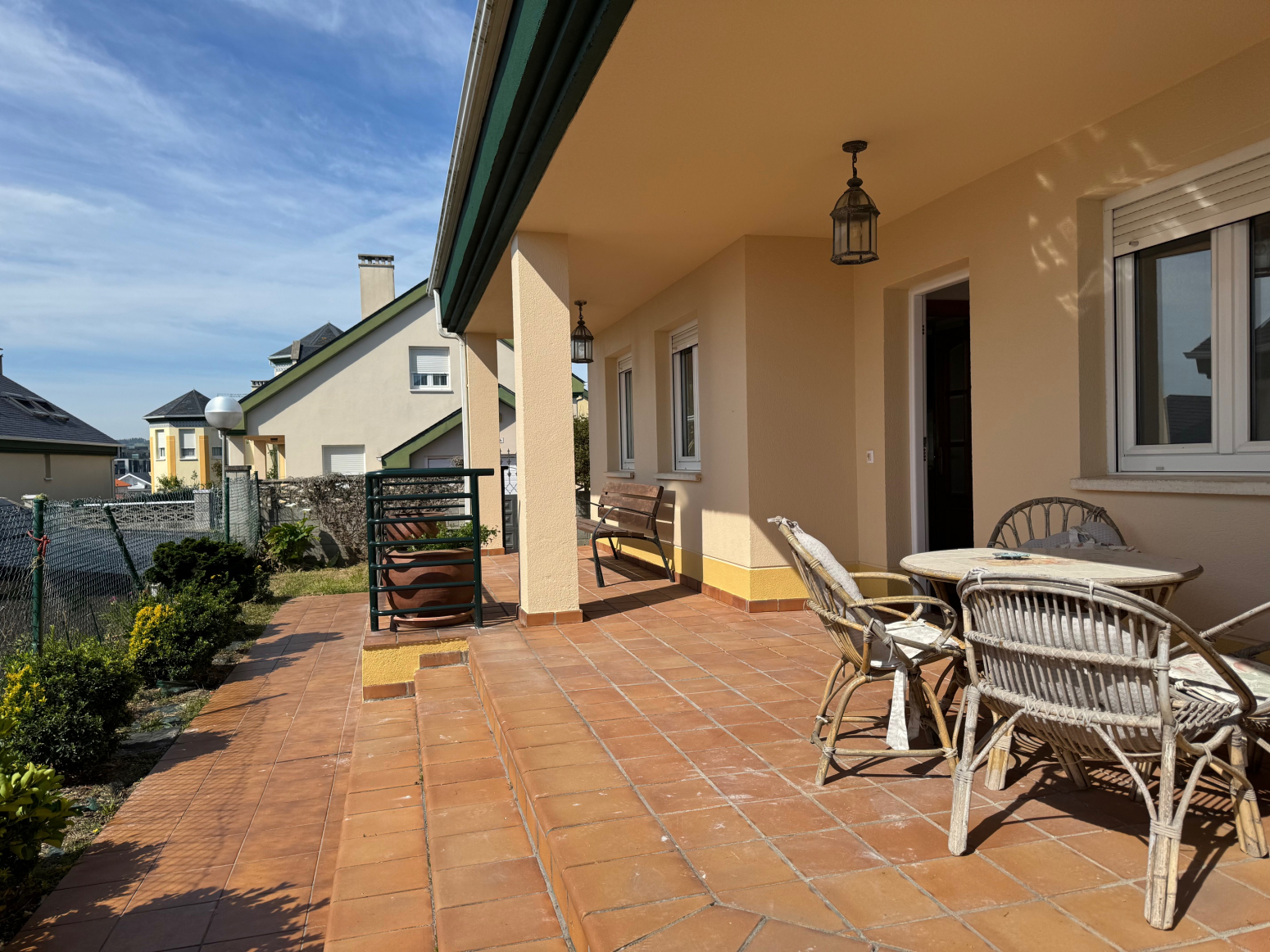 Chalet independiente junto a playa de San Juan de la Canal