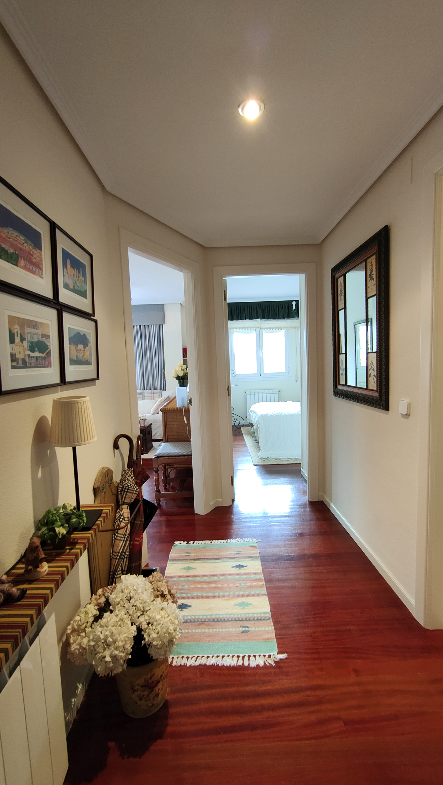 Piso con terraza y garaje en Valdenoja, a un paso de las playas