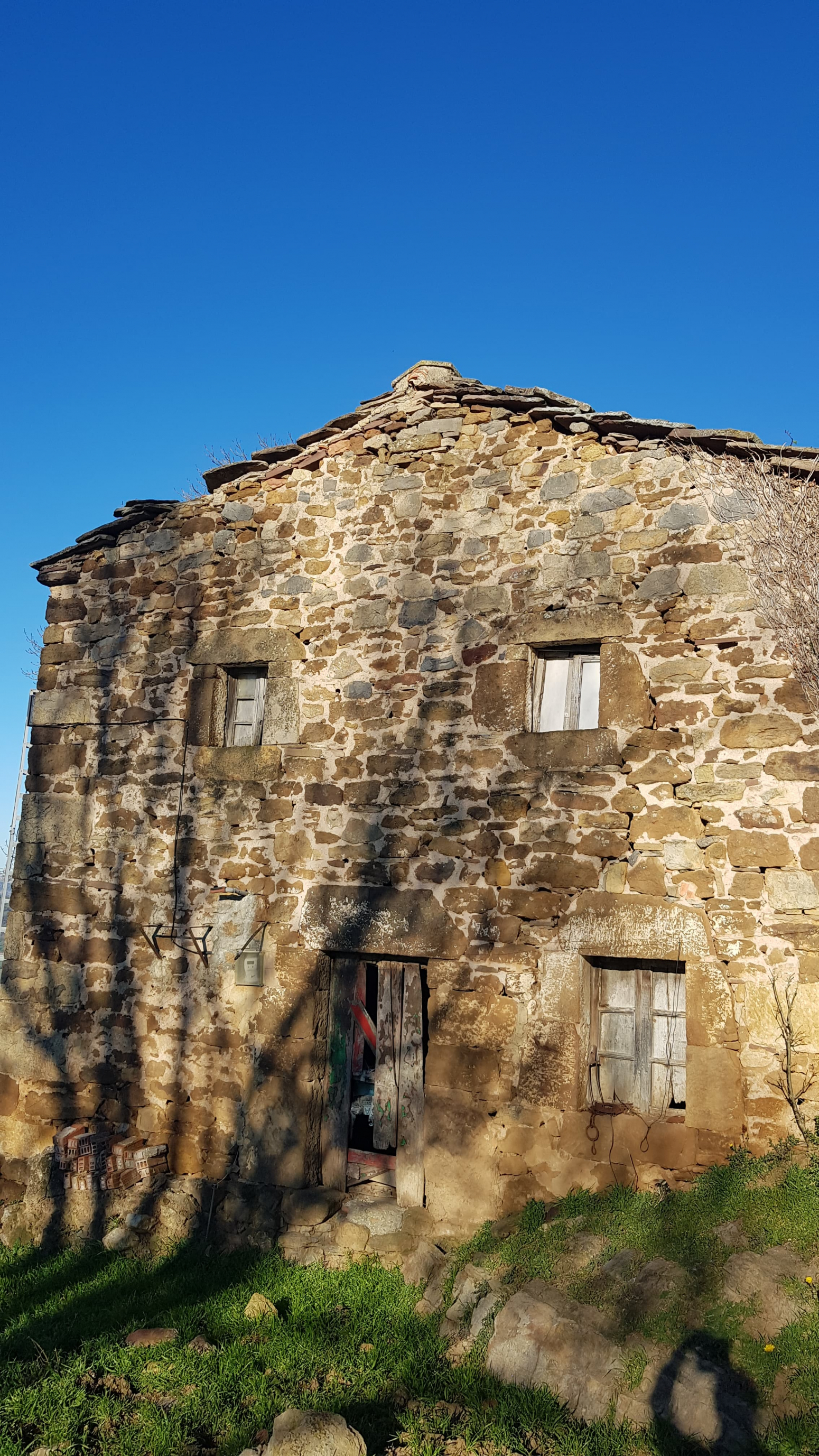 Cabaña con agua, luz y vistas espectaculares