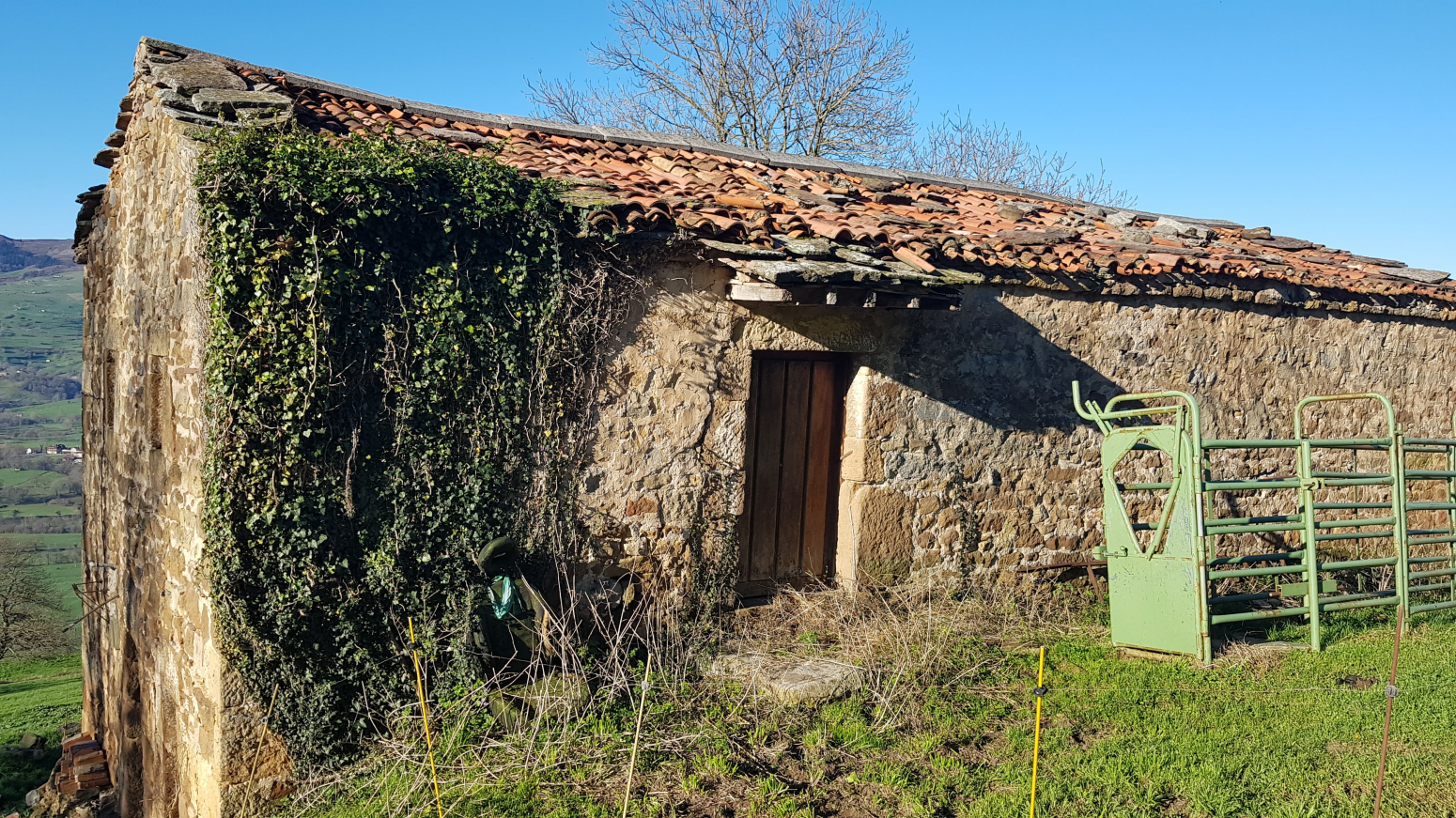 Cabaña con agua, luz y vistas espectaculares