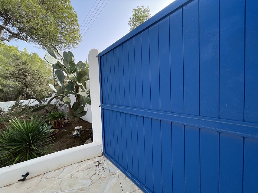 Casa independiente de 3 habitaciones con parcela de 1300 metros en Formentera