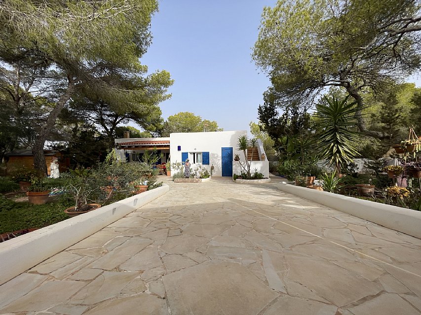 Casa independiente de 3 habitaciones con parcela de 1300 metros en Formentera