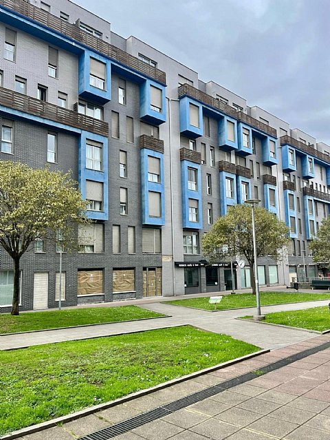 Piso de 2 hab, 2 baños con garaje y trastero a estrenar