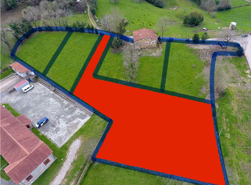 Terreno urbano y llano para construir dos viviendas unifamiliares