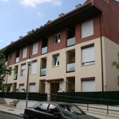 Piso reformado de 2 habitacion con garaje para alquiler temporal (septiembre-junio)