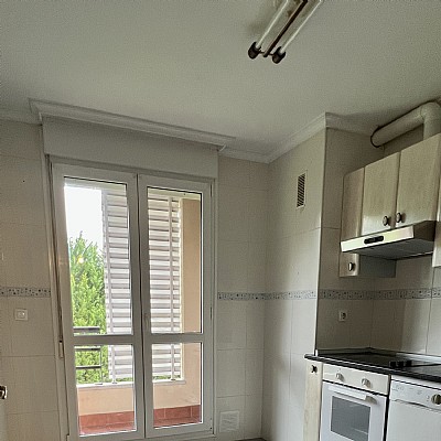 PISO DE 3 HAB Y 2 BAÑOS CON GARAJE EN ENTRAMBASAGUAS