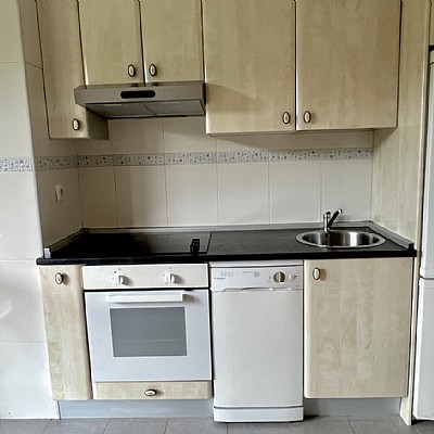 PISO DE 3 HAB Y 2 BAÑOS CON GARAJE EN ENTRAMBASAGUAS