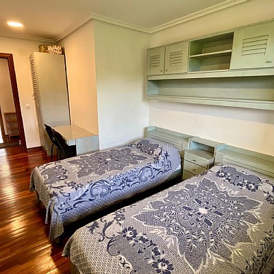 Se vende luminoso piso en Hoznayo, con piscina y muy bien ubicado. Se vende luminoso piso en Hoznayo, con piscina y muy bien ubicado.