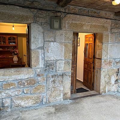 Conjunto de 2 chalets pareados con proyecto visado y licencia para reformar y con parcela de 2000 metros en plena naturaleza