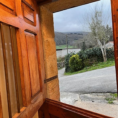 Conjunto de 2 chalets pareados con proyecto visado y licencia para reformar y con parcela de 2000 metros en plena naturaleza