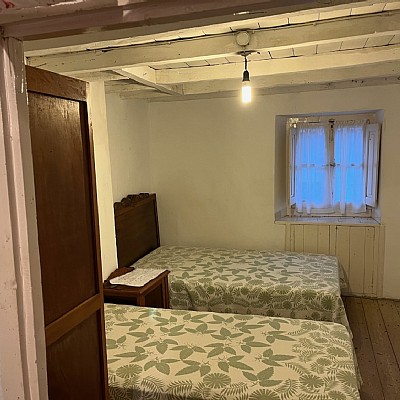 Conjunto de 2 chalets pareados con proyecto visado y licencia para reformar y con parcela de 2000 metros en plena naturaleza