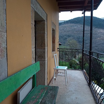 Conjunto de 2 chalets pareados con proyecto visado y licencia para reformar y con parcela de 2000 metros en plena naturaleza