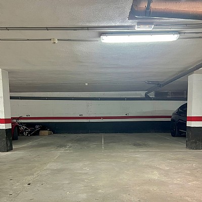 Piso de 3 hab y 1 baño con trastero y 2 plazas de garaje