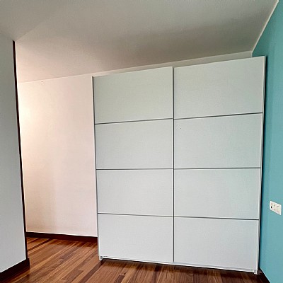 Piso de 3 hab y 1 baño con trastero y 2 plazas de garaje