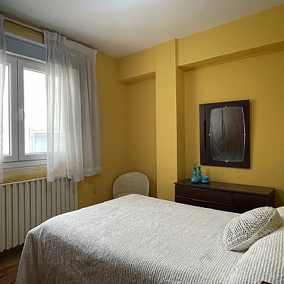 Piso de 3 habitaciones con ascensor y balcón en el centro de Reinosa