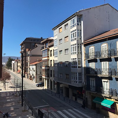 Piso de 3 habitaciones con ascensor y balcón en el centro de Reinosa