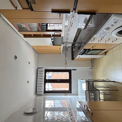 Piso de 3 hab y 2 baños con garaje y balcon en Valdenoja