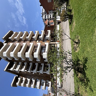 Piso de 3 hab y 2 baños con garaje y balcon en Valdenoja