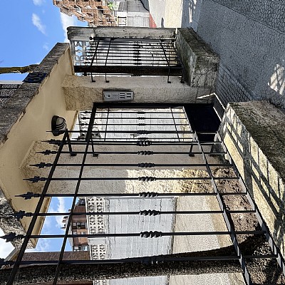 Piso de 3 hab y 2 baños con garaje y balcon en Valdenoja