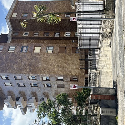 Piso de 3 hab y 2 baños con garaje y balcon en Valdenoja